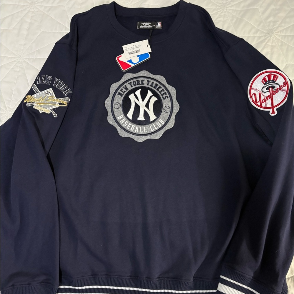 MLB Navy Blue New York Yankees Sweater